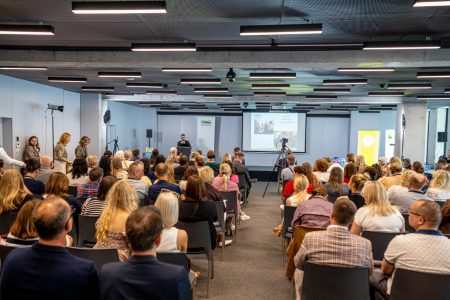 Małe kroki, wielka zmiana – konferencja „Programu dla szkół"