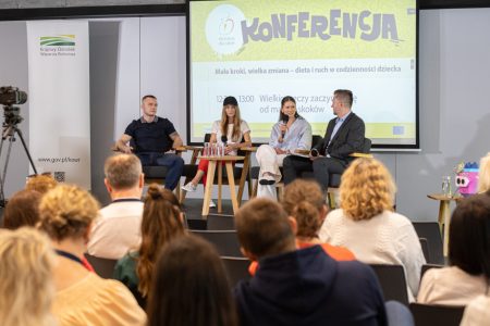 Małe kroki, wielka zmiana – konferencja „Programu dla szkół"